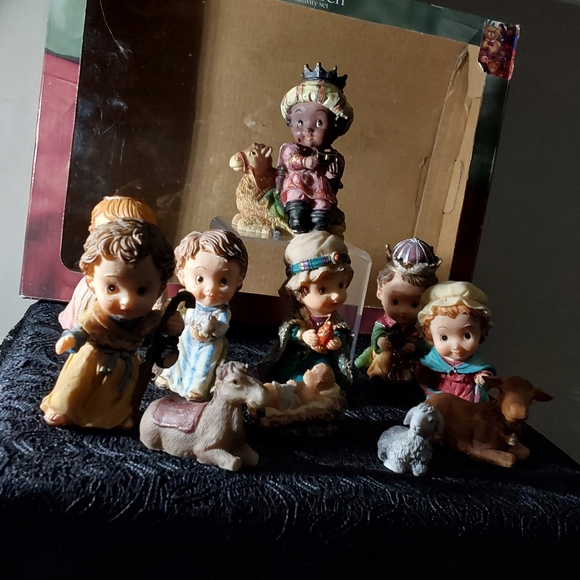 11 PIECE CHILDRENS NATIVITY SET - Picture 2 of 4